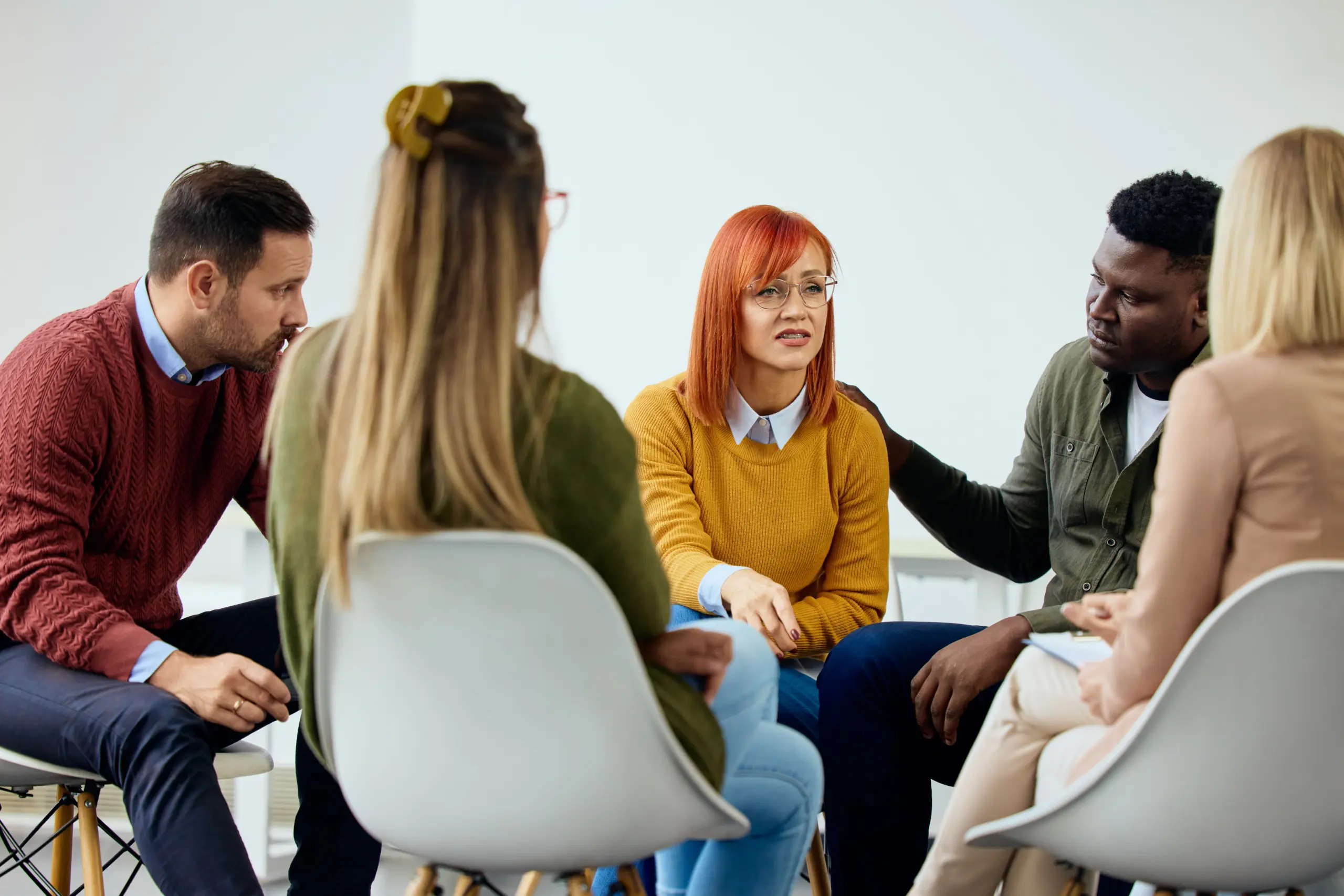 Group therapy building resilience during rehab treatment